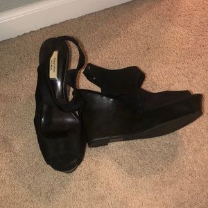 Black Simply Vera wedges